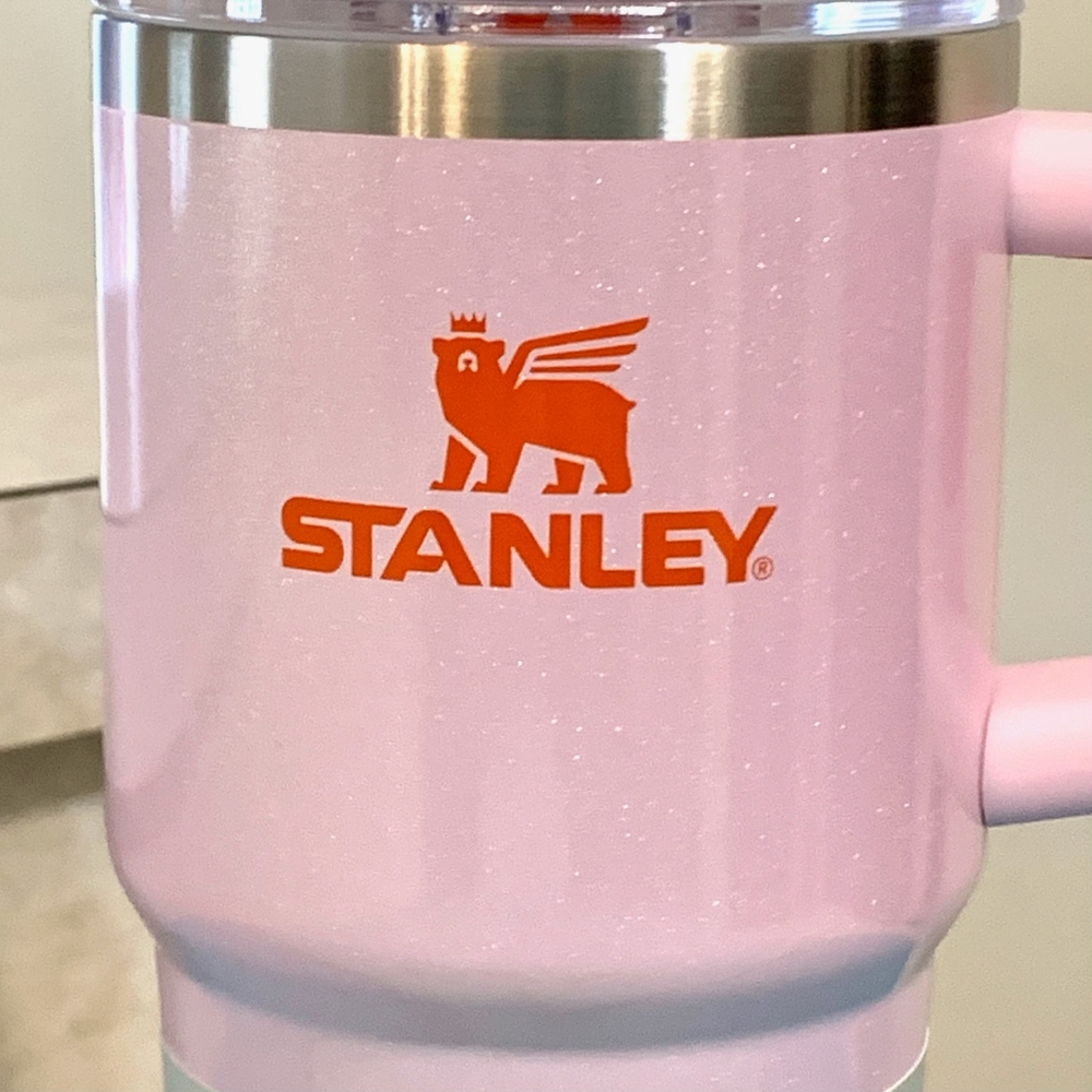 NEW Stanley Quencher Tumbler in Rose Petal Shimmer 20Oz